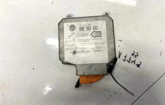 Volkswagen PASSAT B4 Airbag control unit/module 6n0909603 5wk4137