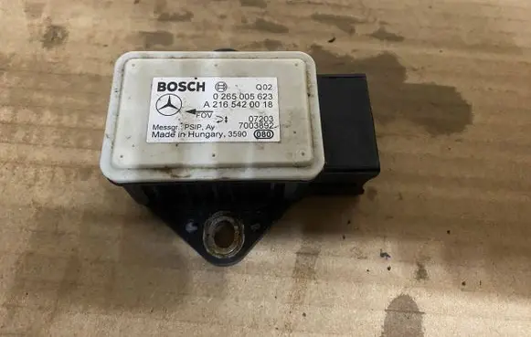 Mercedes-Benz E W211 ESP acceleration yaw rate sensor 0265005623 A2165420018