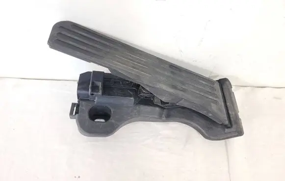 Volkswagen PASSAT B7 Accelerator throttle pedal 1K1723503AA 6PV01049801