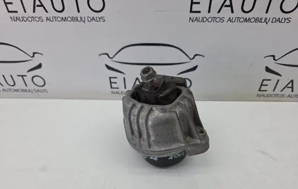 Engine mount bracket