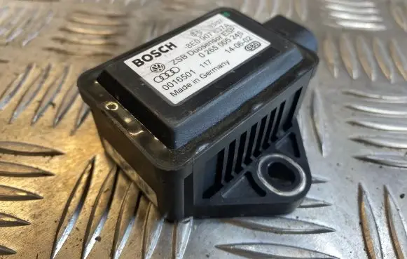 Audi A6 S6 C5 4B ESP acceleration yaw rate sensor 8E0907637A 0265005245 0016501