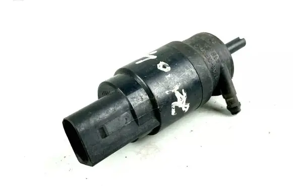 Volkswagen PASSAT B8 Windscreen/windshield washer pump 1K5955651