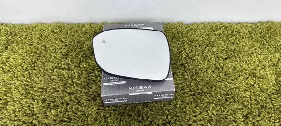 Nissan Qashqai J12 Wing mirror glass 96366-5mp1a