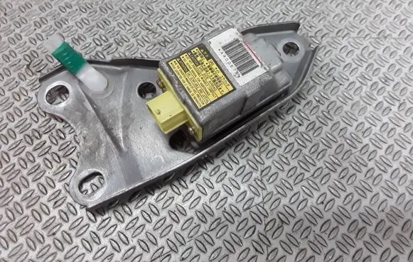 Toyota Avensis Verso Airbag deployment crash/impact sensor 8986044010