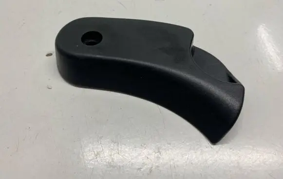 Engine bonnet (hood) release handle