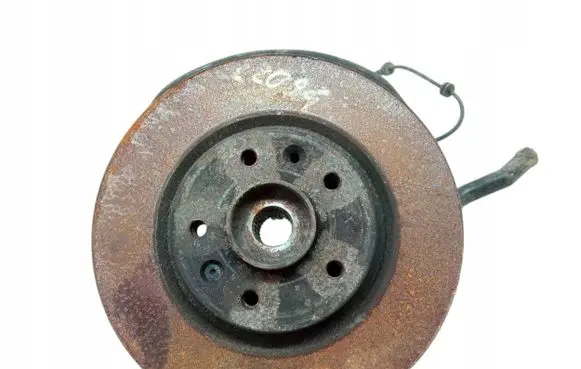 Nissan Qashqai Front wheel hub spindle knuckle