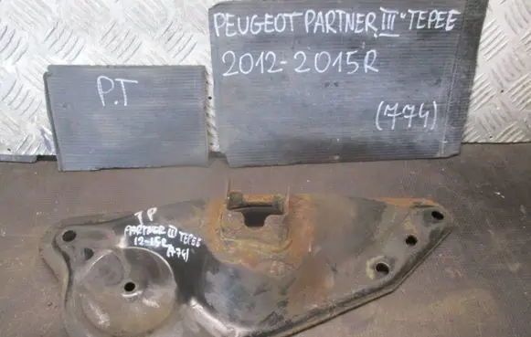 Peugeot Partner Front shock absorber mounting bracket 