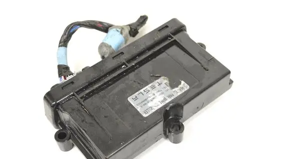Tesla Model S Rear brake EMF control unit/module 100761800E