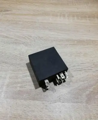 Audi A4 S4 B5 8D Other relay 8D0907701A