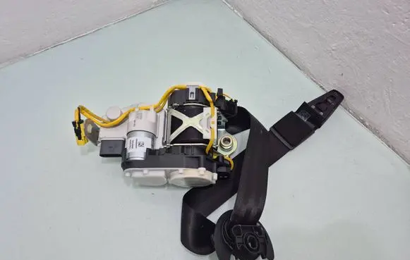 Audi A6 S6 C7 4G Front seatbelt 4G8857706G