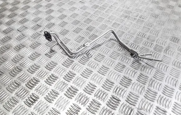 Coolant pipe/hose