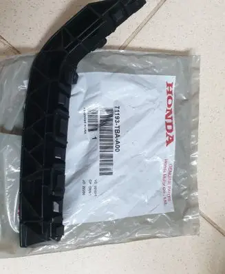 Honda Civic X Front bumper mounting bracket 71193TBAA00