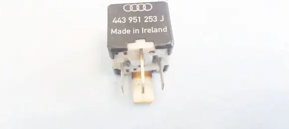 Volkswagen PASSAT B5 Other relay 443951253j 899511000