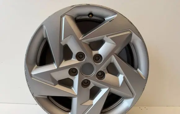Hyundai Kona I R17 alloy rim 52910BE250