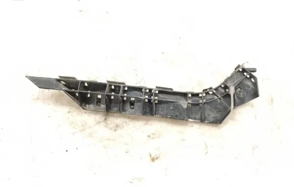 Front bumper mounting bracket