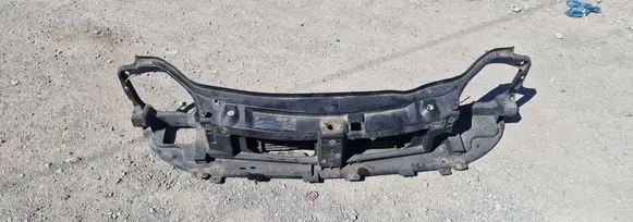 Opel Vivaro Radiator support slam panel 820010657