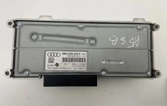 Audi A5 8T 8F Sound amplifier 8R0035223F 1801112039