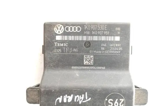 Volkswagen Golf V Gateway control module 1K0907530E 1K0907951 0325