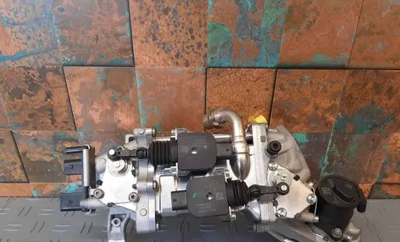 BMW X5 G05 EGR valve cooler 9886766 11719886766