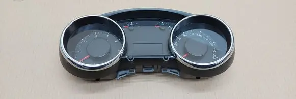 Peugeot 3008 I Speedometer (instrument cluster) 9666174880