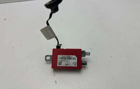 Ford Mustang VI Aerial antenna amplifier FR3T18C847AA