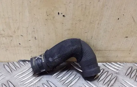 Volkswagen Touareg II Engine coolant pipe/hose 059121102C