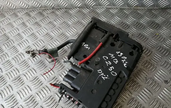 Mercedes-Benz C W204 Positive wiring loom A2075401850