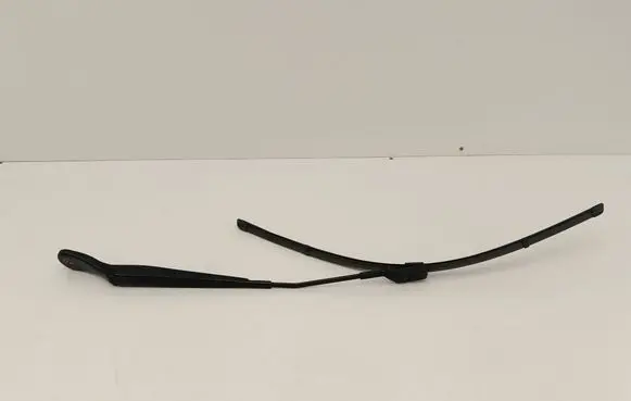 BMW 2 F46 Front wiper blade arm 9464503