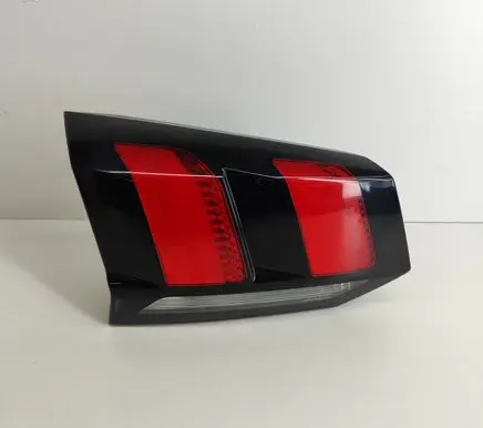 Peugeot 5008 II Tailgate rear/tail lights 9811027880