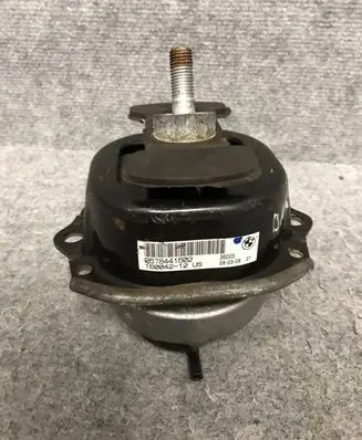 BMW X5 E70 Engine mount bracket 6784416