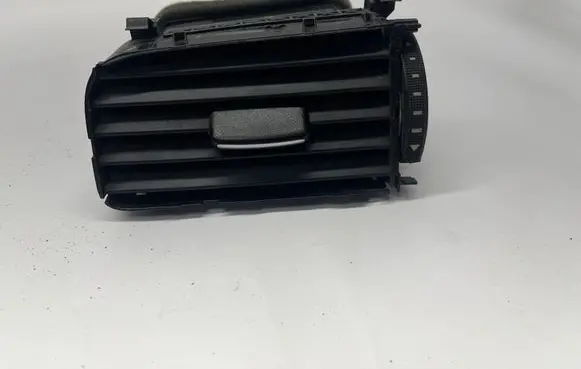 Volkswagen Jetta VI Dashboard air vent grill cover trim 5C6819703