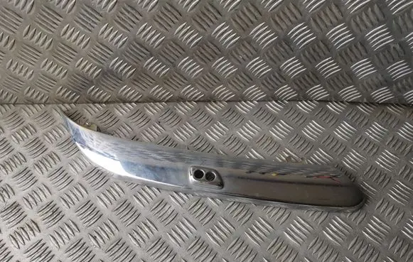Front bumper splitter molding