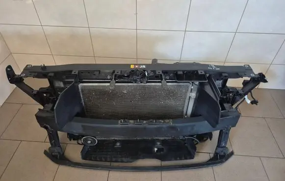 Hyundai i30 fastback Radiator support slam panel