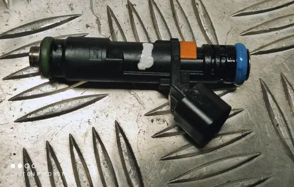 Jeep Cherokee Fuel injector 04593986AA