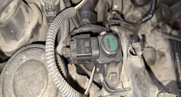 Mercedes-Benz CLS C219 Air pressure sensor A0051535028