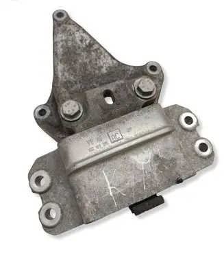 Volkswagen PASSAT B6 Engine mount bracket 1K0199555