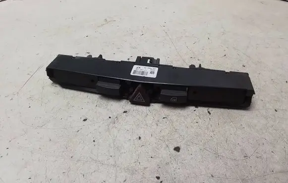 Opel Astra H Hazard light switch 13100105 03758075
