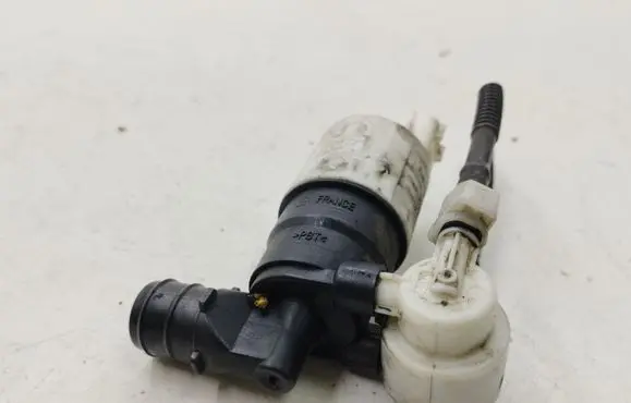 Volvo S60 Windscreen/windshield washer pump BK2117K624BA
