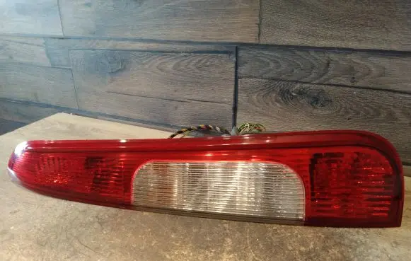 Ford C-MAX I Rear/tail lights