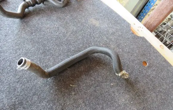 Renault Scenic IV - Grand scenic IV Engine coolant pipe/hose 924000642R