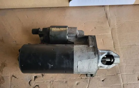 Mercedes-Benz ML W164 Starter motor A0061514101