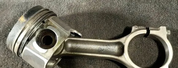 Alfa Romeo 159 Piston with connecting rod