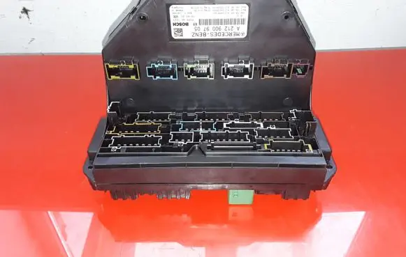 Mercedes-Benz C W204 Fuse module A2129009705 A2125451201 A2129028002