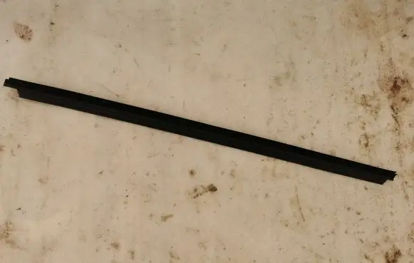 Mercedes-Benz B W246 W242 Rubber seal front coupe door window A2467250300
