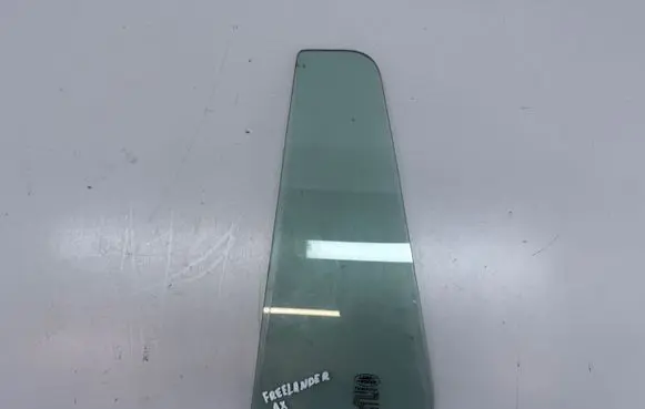 Land Rover Freelander Rear vent window glass AS2M3240DOT682 E000199 43R001582