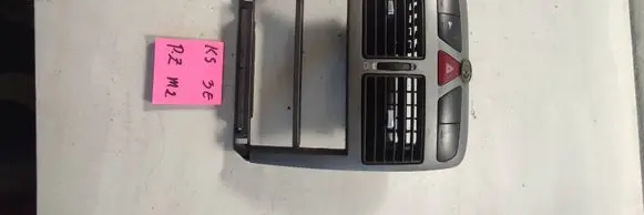 Peugeot 307 Radio/GPS head unit trim M29500