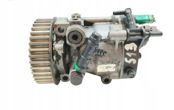 Renault Megane II Fuel injection high pressure pump 8200707450A