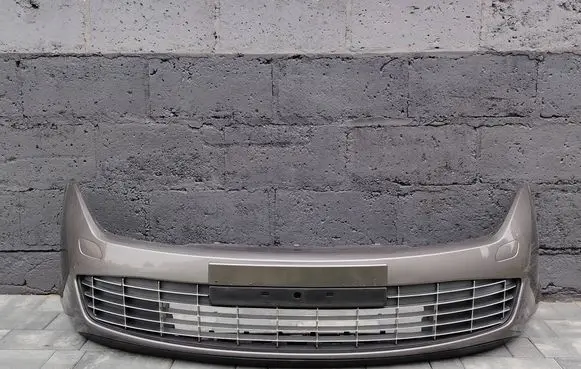 Renault Laguna III Front bumper 620100002R