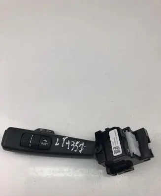 Volvo V40 Indicator stalk 31456045