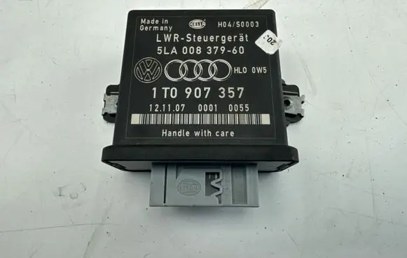 Skoda Octavia Mk2 (1Z) Light module LCM 1T0907357